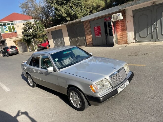 Mercedes E 220 1993, 227,084 km - 2.2 l - Bakı