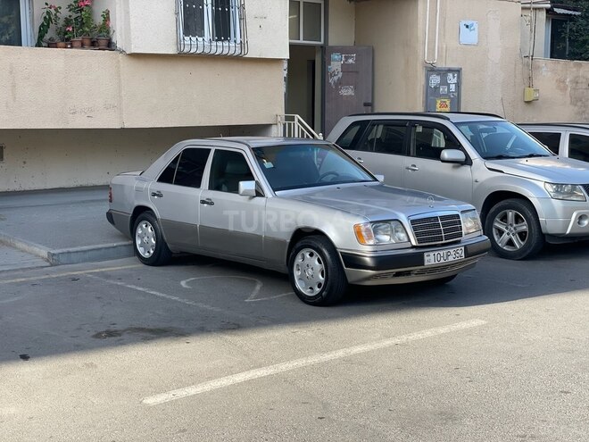 Mercedes E 220 1993, 227,084 km - 2.2 l - Bakı