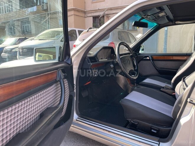 Mercedes E 220 1993, 227,084 km - 2.2 l - Bakı
