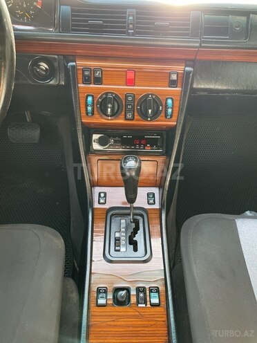 Mercedes E 220 1993, 227,084 km - 2.2 l - Bakı