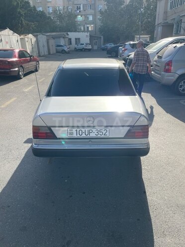 Mercedes E 220 1993, 227,084 km - 2.2 l - Bakı