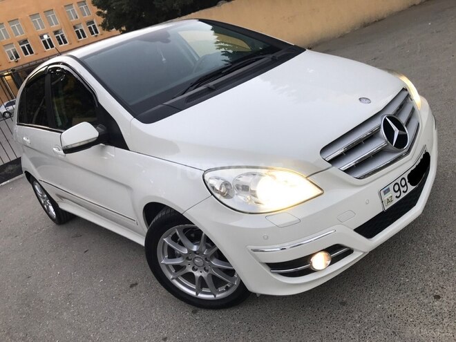 Mercedes B 180 2011, 122,000 km - 1.7 l - Sumqayıt