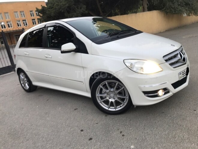 Mercedes B 180 2011, 122,000 km - 1.7 l - Sumqayıt