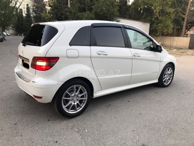 Mercedes B 180 2011, 122,000 km - 1.7 l - Sumqayıt