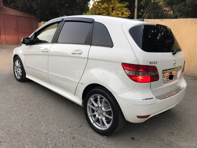 Mercedes B 180 2011, 122,000 km - 1.7 l - Sumqayıt