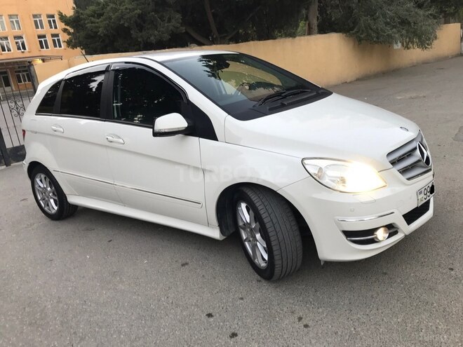 Mercedes B 180 2011, 122,000 km - 1.7 l - Sumqayıt