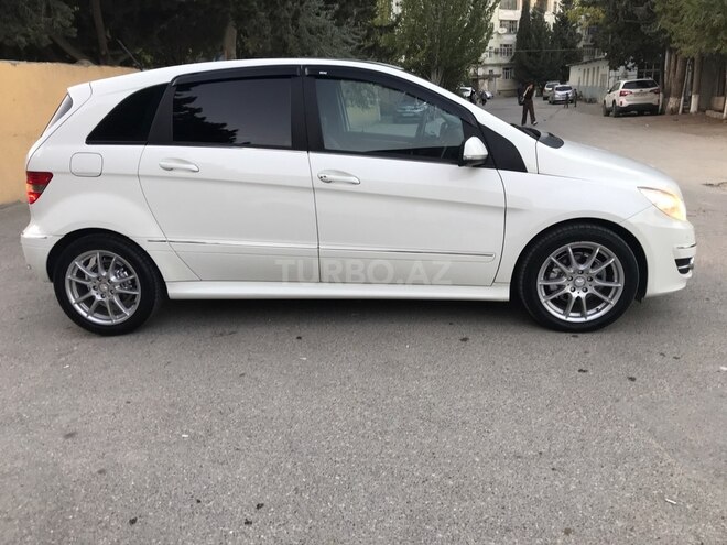 Mercedes B 180 2011, 122,000 km - 1.7 l - Sumqayıt