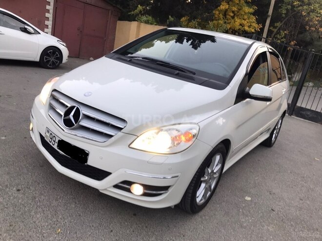 Mercedes B 180 2011, 122,000 km - 1.7 l - Sumqayıt