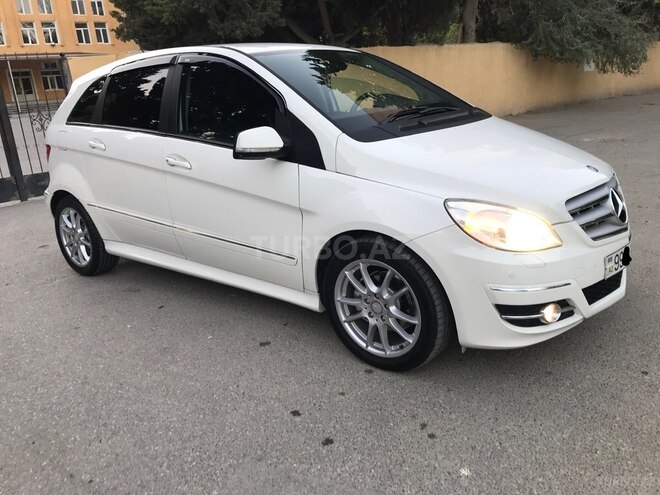 Mercedes B 180 2011, 122,000 km - 1.7 l - Sumqayıt
