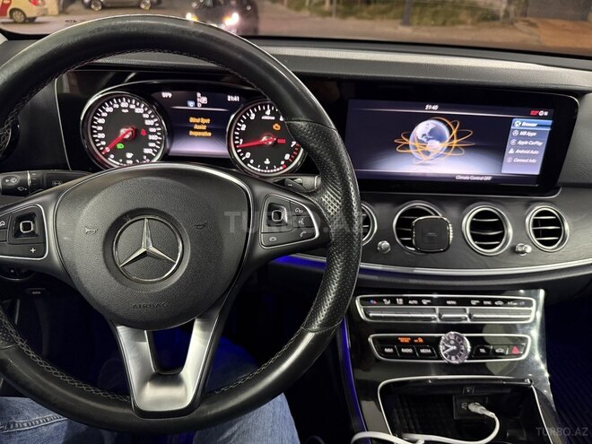 Mercedes E 300 4MATIC-4