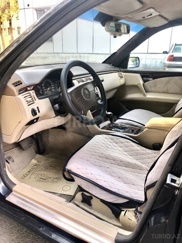 Mercedes E 230 1996, 296,000 km - 2.3 l - Mingəçevir