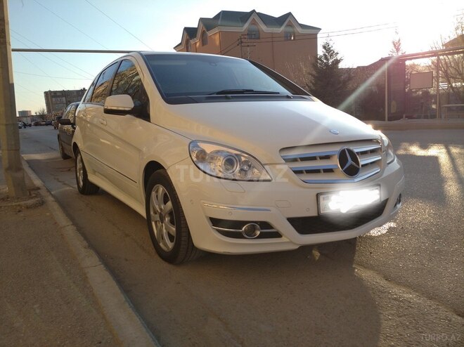 Mercedes B 170 2009, 203,000 km - 1.7 л - Bakı