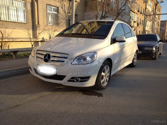 Mercedes B 170 2009, 203,000 km - 1.7 л - Bakı