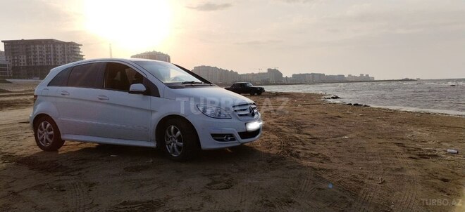 Mercedes B 170 2009, 203,000 km - 1.7 л - Bakı