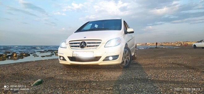 Mercedes B 170 2009, 203,000 km - 1.7 л - Bakı