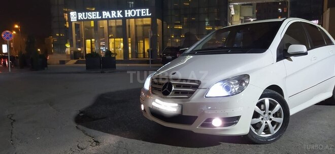 Mercedes B 170 2009, 203,000 km - 1.7 л - Bakı