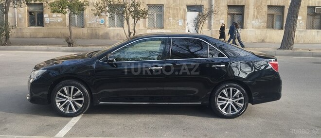 Toyota Camry-5