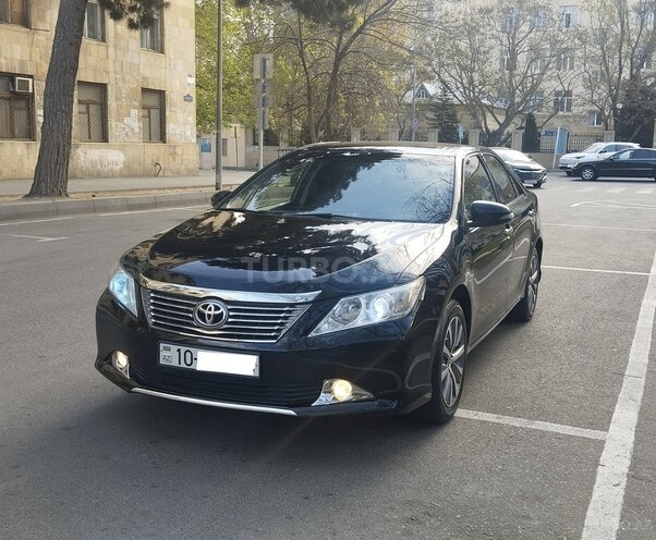 Toyota Camry-11