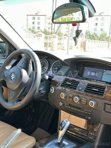 BMW 525 2008, 318,000 km - 2.5 l - Bakı