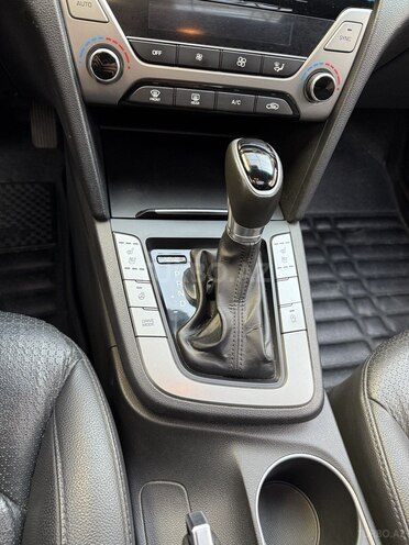 Hyundai Avante 2016, 194,153 km - 1.6 л - Bakı
