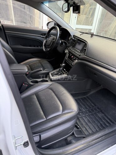 Hyundai Avante 2016, 194,153 km - 1.6 л - Bakı