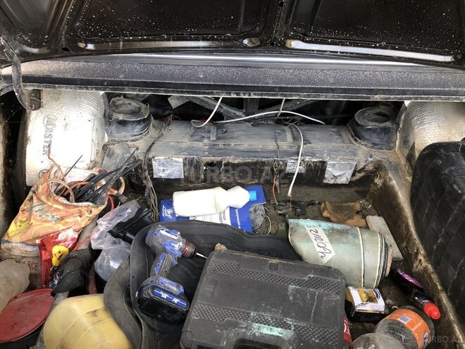LADA (VAZ) 2106 1987, 200,000 km - 1.6 л - Salyan