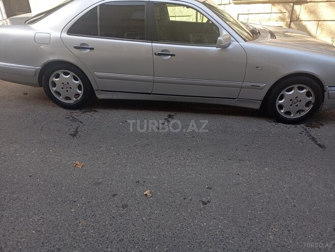 Mercedes E 230 1996, 290,000 km - 2.3 l - Bakı