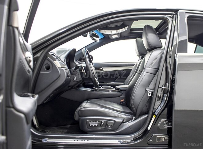 Lexus GS 250-17