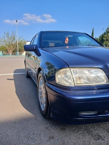 Mercedes C 180 2000, 437,000 km - 1.8 l - Qazax