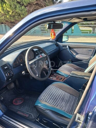 Mercedes C 180 2000, 437,000 km - 1.8 l - Qazax