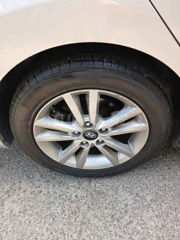 Hyundai Avante 2015, 235,000 km - 1.6 л - Bakı