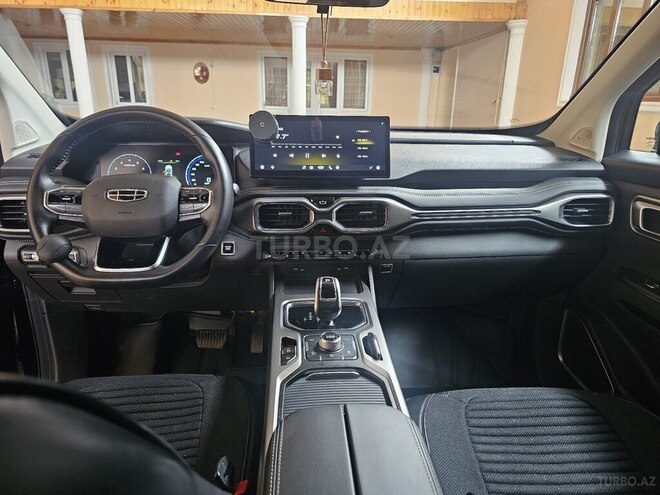 Geely Okavango-5