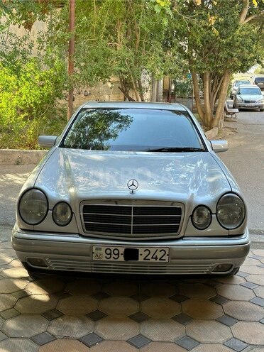 Mercedes E 240 1999, 270,000 km - 2.4 л - Bakı