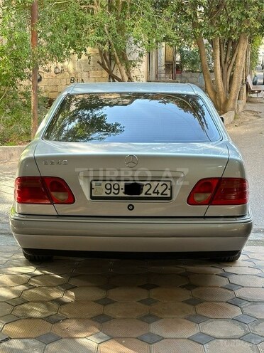 Mercedes E 240 1999, 270,000 km - 2.4 л - Bakı