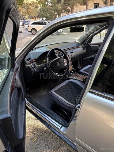 Mercedes E 240 1999, 270,000 km - 2.4 л - Bakı