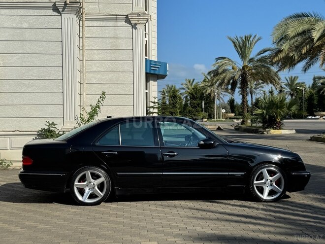 Mercedes E 320 2000, 198,000 km - 3.2 л - Astara