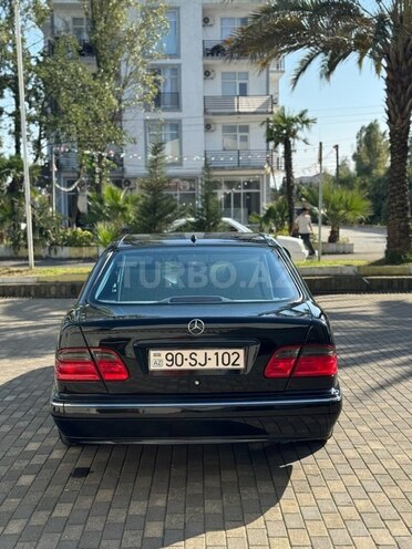 Mercedes E 320 2000, 198,000 km - 3.2 л - Astara