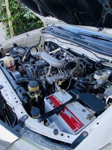 Toyota Hilux 2013, 298,500 km - 2.5 l - Sumqayıt