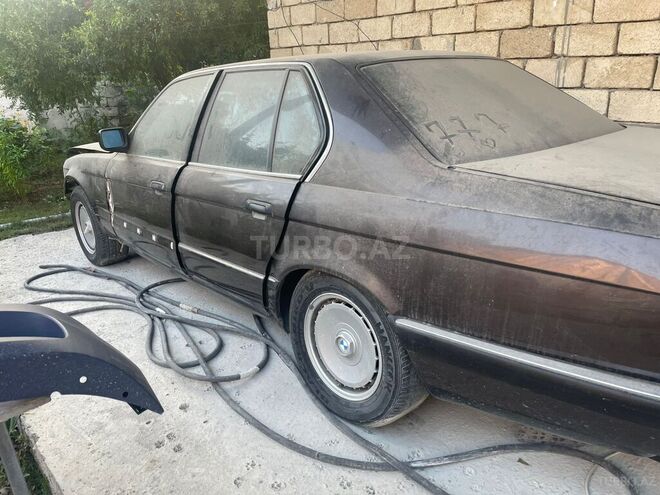 BMW 750-9