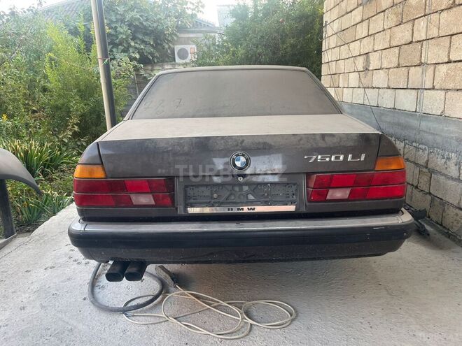 BMW 750-3