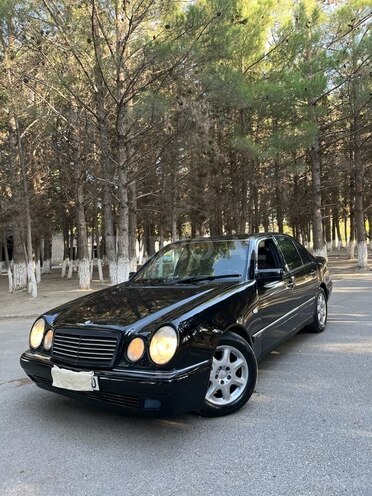 Mercedes E 320 1998, 123,521 km - 3.2 l - Bakı
