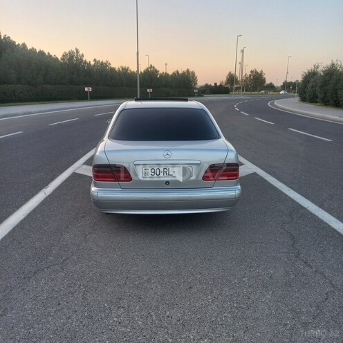 Mercedes E 320 2000, 260,000 km - 3.2 l - Bakı