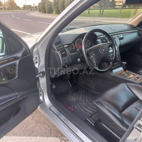 Mercedes E 320 2000, 260,000 km - 3.2 l - Bakı