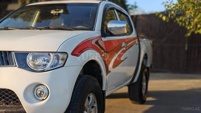 Mitsubishi L200 2007, 348,000 km - 2.5 l - Bakı