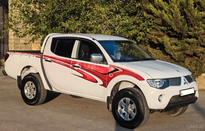 Mitsubishi L200 2007, 348,000 km - 2.5 l - Bakı