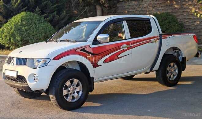 Mitsubishi L200 2007, 348,000 km - 2.5 l - Bakı