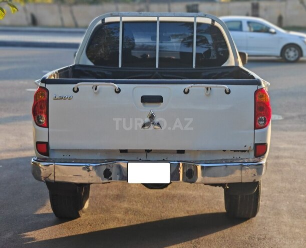 Mitsubishi L200 2007, 348,000 km - 2.5 l - Bakı