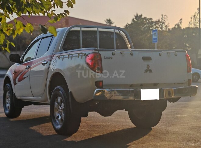 Mitsubishi L200 2007, 348,000 km - 2.5 l - Bakı