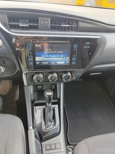 Toyota Corolla 2017, 177,207 km - 1.6 l - Bakı