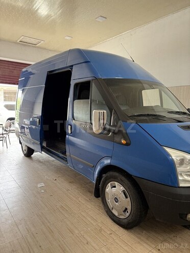 Ford Transit 2010, 277,000 km - 2.4 l - Quba